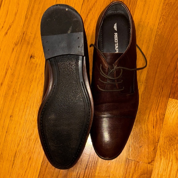 Red Tape Men's Classic Brown Oxfords - Picture 4 of 4